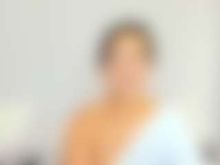 Live cam show with LindaInsatiable - Sexwebcam MILF on Livezox