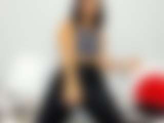 Live cam show with LindaInsatiable - Oil on Strip Flash - Live Sex Shows