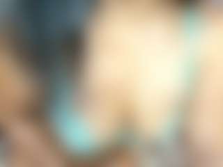 Live cam show with LindaInsatiable - Full Nudity on fapnchat