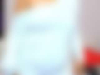 Live cam show with LindaInsatiable - Brown Eyes MILF on Hubzter Live