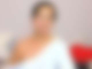 LindaInsatiable MILF webcam performer live streaming