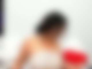 Live cam show with LindaInsatiable - Nipple Piercings on Gym Cam Girls
