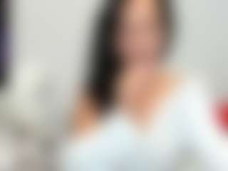 Live cam show with LindaInsatiable - Big Ass MILF on Big Tits