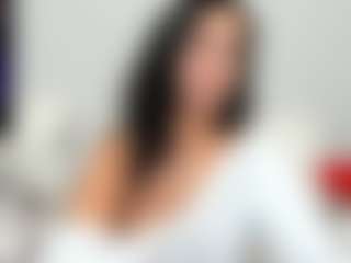 Live cam show with LindaInsatiable - Shaved Pussy on Lustler