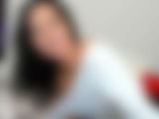 Live cam show with LindaInsatiable - Thick on studioflirtlive.com