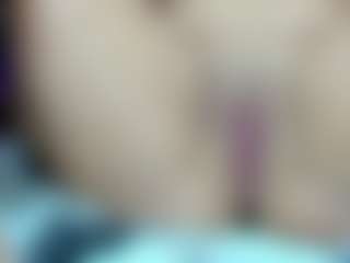 Live cam show with LindaInsatiable - Average on dropp.cam