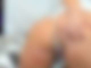 Live cam show with LindaInsatiable - Shaved Pussy MILF on ObeyMaria