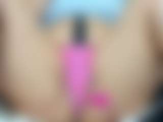 LindaInsatiable's Live Sex Cam Show