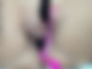 LindaInsatiable's Live Sex Cam Show
