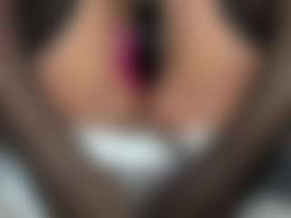 Live cam show with LindaInsatiable - Shaved Pussy MILF on fapnchat