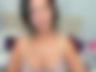 LindaInsatiable MILF webcam performer live streaming