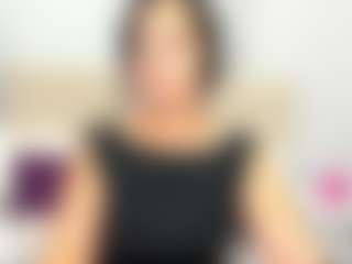 LindaInsatiable MILF webcam performer live streaming