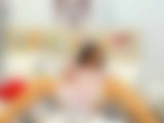 LindaInsatiable MILF webcam performer live streaming