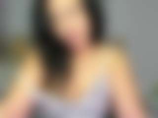 Live cam show with LindaInsatiable - Striptease on Camiplay Live