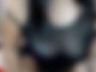 LindaInsatiable MILF webcam performer live streaming