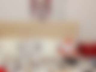 Live cam show with LindaInsatiable - Striptease MILF on Big Tits
