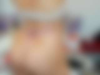 Live cam show with LindaInsatiable - Striptease on Dare Cams