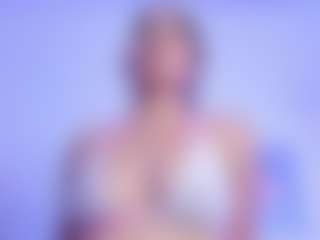 Live cam show with mikaa17 - Double Penetration on Livezox
