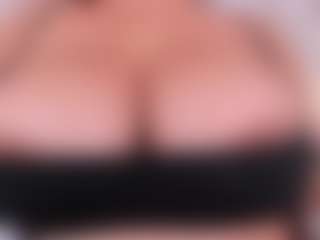 Live cam show with PameelaRoberts - BBW on hotwifechat.live