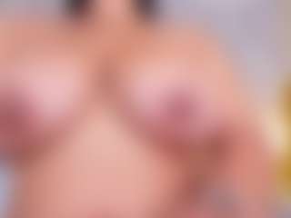 Live cam show with PameelaRoberts - Body Massage on nudelive.tv