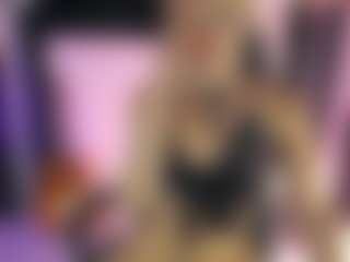 Live-Cam-Show mit SHAINA JAY AND LUNA - Nipple Piercings auf Camsoda