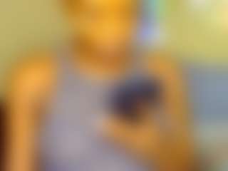 Live cam show with savournie - Shower on Hubzter Live
