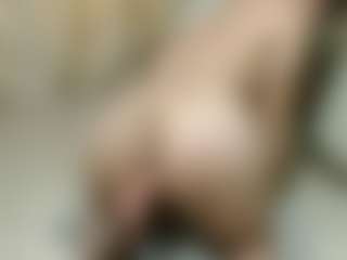 Live cam show with Noah-miller - Drinking on studioflirtlive.com
