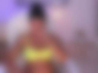 Live cam show with Shantall-wills - Granny on StripNow
