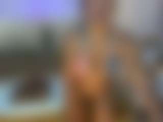 Live cam show with Shantall-wills - Granny Brown Hair on crypto-cams