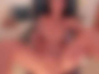 Live cam show with Shantall-wills - Fingering MILF on SxyPornLive