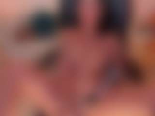 Live cam show with Shantall Wills - Granny Squirt on Camsoda