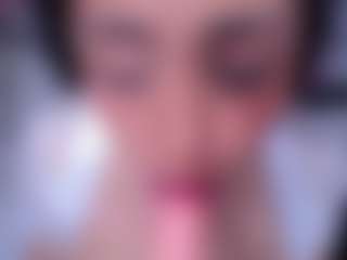 Live cam show with cristal-horny19 - Brown Hair MILF on AdultVida.com