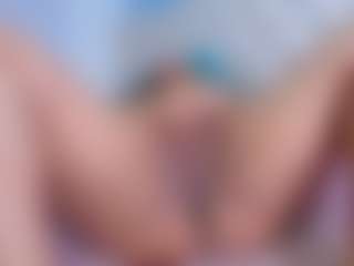 Live cam show with cristal-horny19 - Body Massage on CamClone