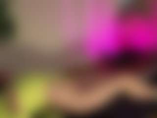 Live cam show with MARY-T - Smoking on crypto-cams