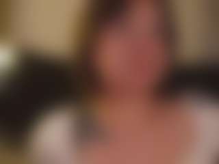 Live cam show with MARY-T - Bluehair on intimatelivegirls.com