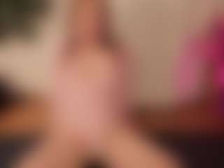 Live cam show with MARY-T - Tease on liverealitysex.com