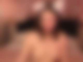 Live cam show with Lilly - Shaved Pussy on SinfulBabes