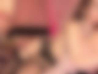 Live cam show with Lilly - Strip on Camsoda