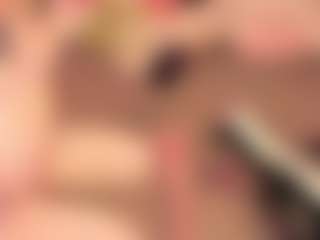 Live cam show with Lilly - Shaved Pussy Curvy on Uber Horny
