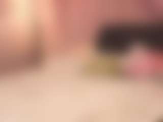 Live cam show with Lilly - Shaved Pussy Brown Hair on Latina Girls