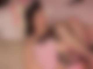 Show de cam en vivo con Lilly - Curvy Small Tits en Camsoda