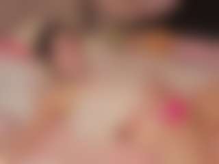 Live cam show with Lilly - Brown Hair Petite on Milfs Live