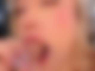 Live cam show with RebeccaHudson - Fingers on Camsoda