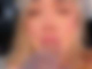 Live cam show with RebeccaHudson - Blonde Hair on fuklive.com