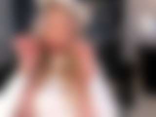 Live cam show with RebeccaHudson - Average on TastyBlacksLive