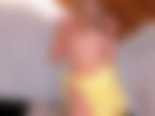 Live cam show with RebeccaHudson - Average on AdultVida.com