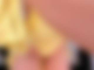 Live cam show with RebeccaHudson - Blonde Hair on AdultVida.com