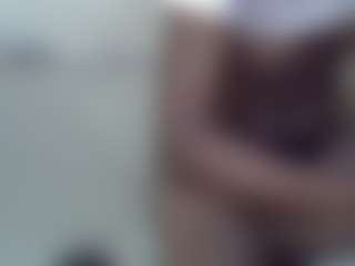 Live cam show with ashley-ella - Living Room on dropp.cam
