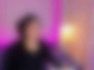 Live cam show with Candy Maria - Smoking on Camming Site