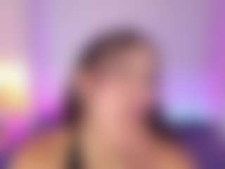 Live cam show with Candy Maria - Blonde Hair Petite on AdultVida.com